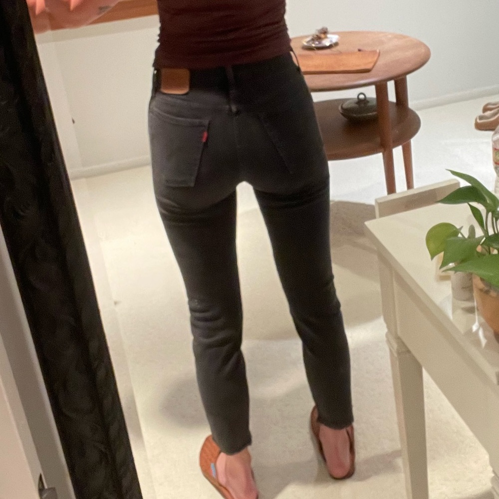Levi’s - Picture 2 of 6